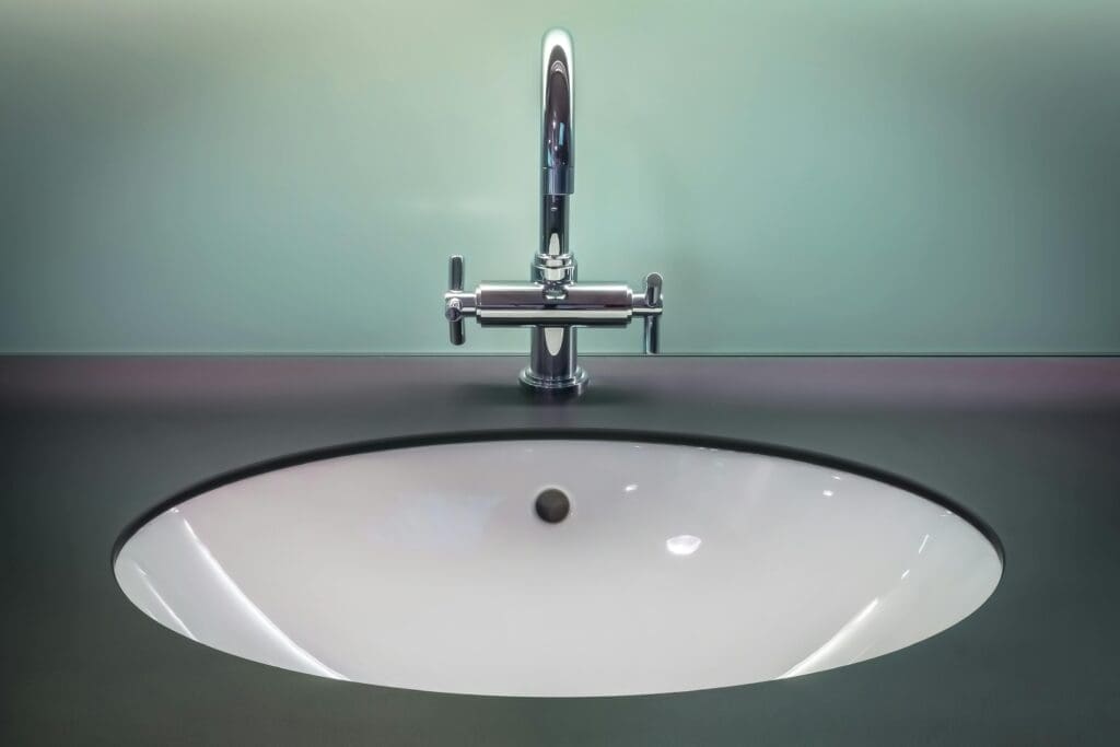 Modern sink with sleek faucet design